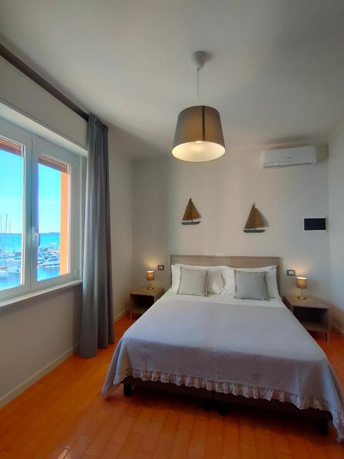 Albergo La Pescatrice Moniga del Garda ภายนอก รูปภาพ